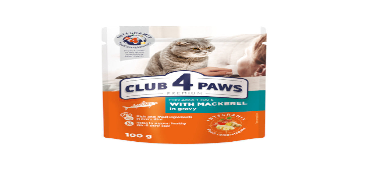 CLUB 4 PAWS  With Salmon Adult Cats
